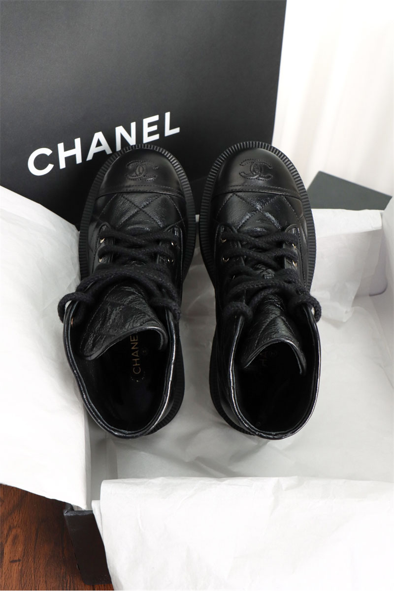 샤넬 샤넬 24A 퀼팅 레더 플랫폼 컴뱃 앵클 부츠 레플리카 6번 이미지 - 신발 | 세미샵 레플리카 사이트