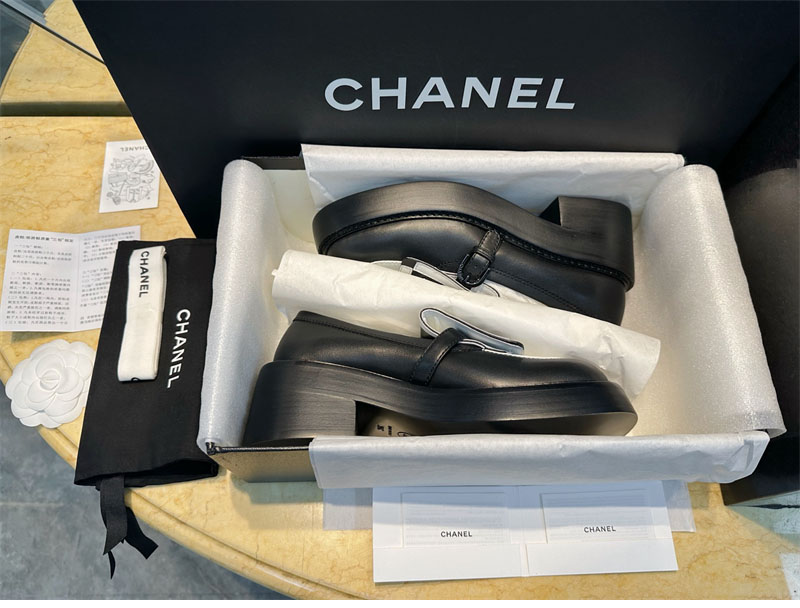 샤넬 24B CC 로고 버클 로퍼 （터보）