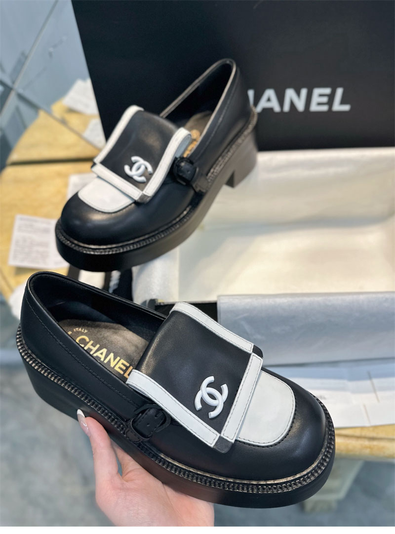 샤넬 24B CC 로고 버클 로퍼 （터보）