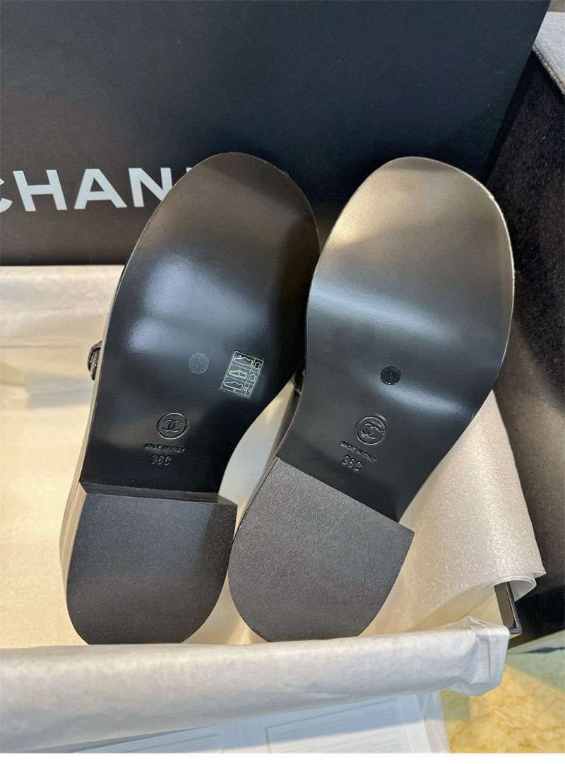 샤넬 24B CC 로고 버클 로퍼 （터보）