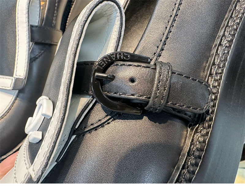 샤넬 24B CC 로고 버클 로퍼 （터보）