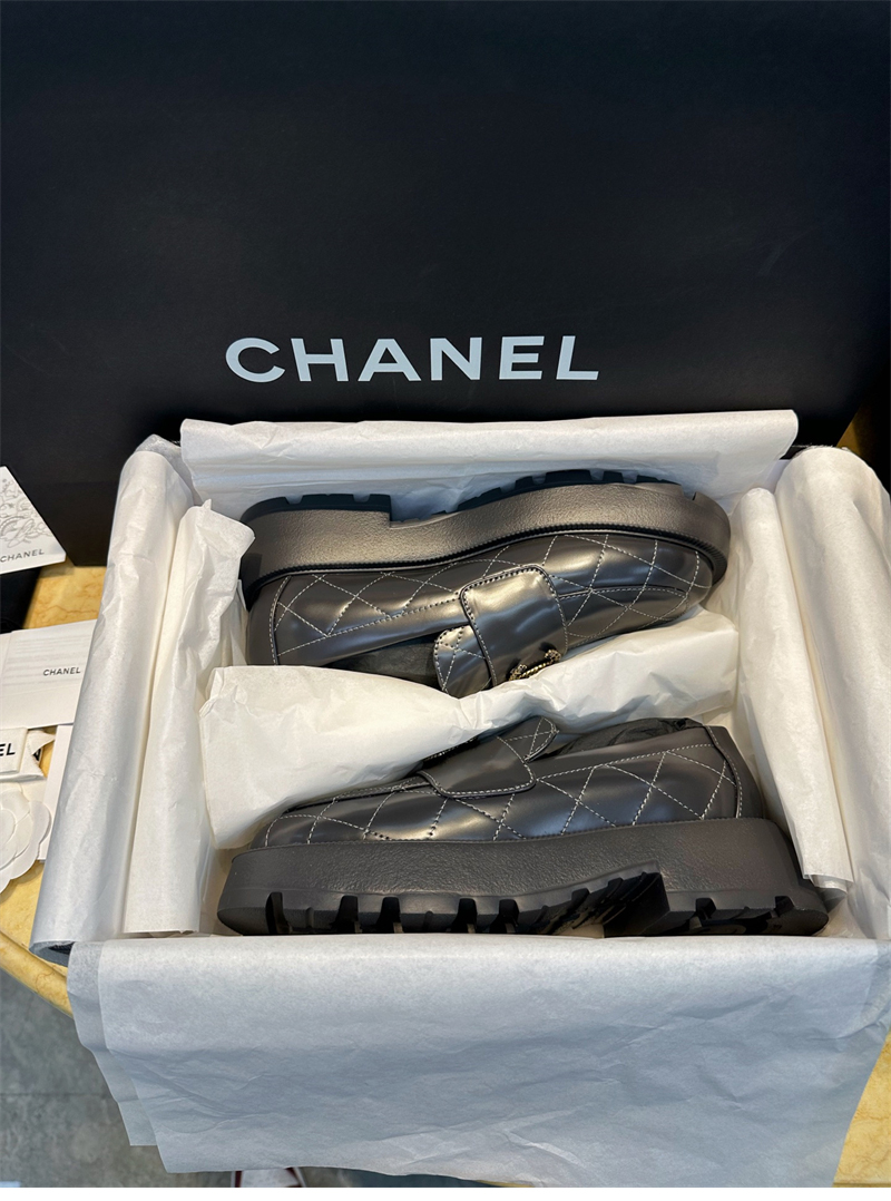 샤넬 24B 체인 CC로고 로퍼（터보）