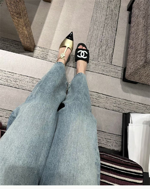 샤넬 24C CC로고 뮬 슬리퍼 - 상세 이미지