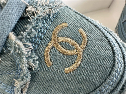 샤넬 샤넬 24S CC로고 테슬 스니커즈 레플리카 5번 이미지 - 신발 | 세미샵 레플리카 사이트