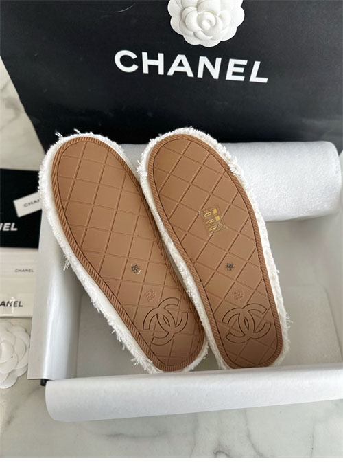 샤넬 샤넬 24S CC로고 테슬 스니커즈 레플리카 22번 이미지 - 신발 | 세미샵 레플리카 사이트