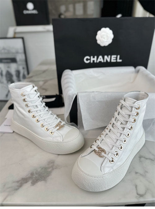 샤넬 샤넬 24p CC로고 하이탑 스니커즈 레플리카 3번 이미지 - 신발 | 세미샵 레플리카 사이트