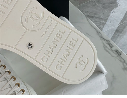 샤넬 샤넬 24p CC로고 하이탑 스니커즈 레플리카 20번 이미지 - 신발 | 세미샵 레플리카 사이트