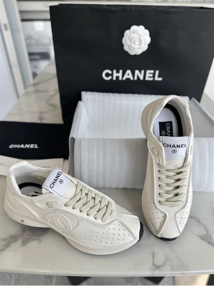 샤넬 샤넬 25 크루즈 스니커즈（터보） 레플리카 21번 이미지 - 신발 | 세미샵 레플리카 사이트