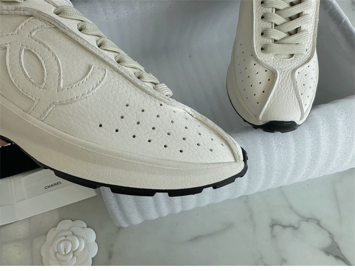 샤넬 샤넬 25 크루즈 스니커즈（터보） 레플리카 17번 이미지 - 신발 | 세미샵 레플리카 사이트