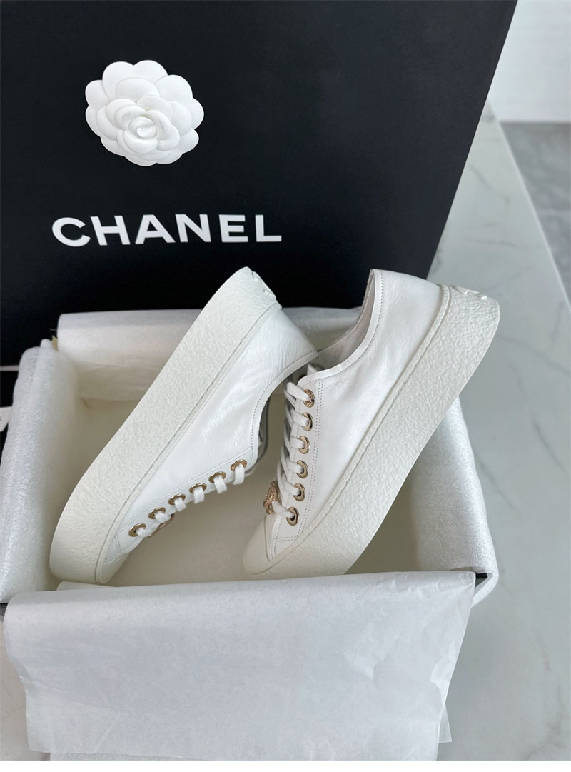 샤넬 샤넬 CC 로고 화이트 금장 팬던트 플랫폼 스니커즈 레플리카 24번 이미지 - 신발 | 세미샵 레플리카 사이트