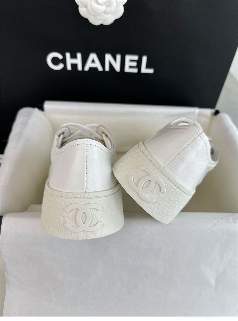 샤넬 샤넬 CC 로고 화이트 금장 팬던트 플랫폼 스니커즈 레플리카 21번 이미지 - 신발 | 세미샵 레플리카 사이트
