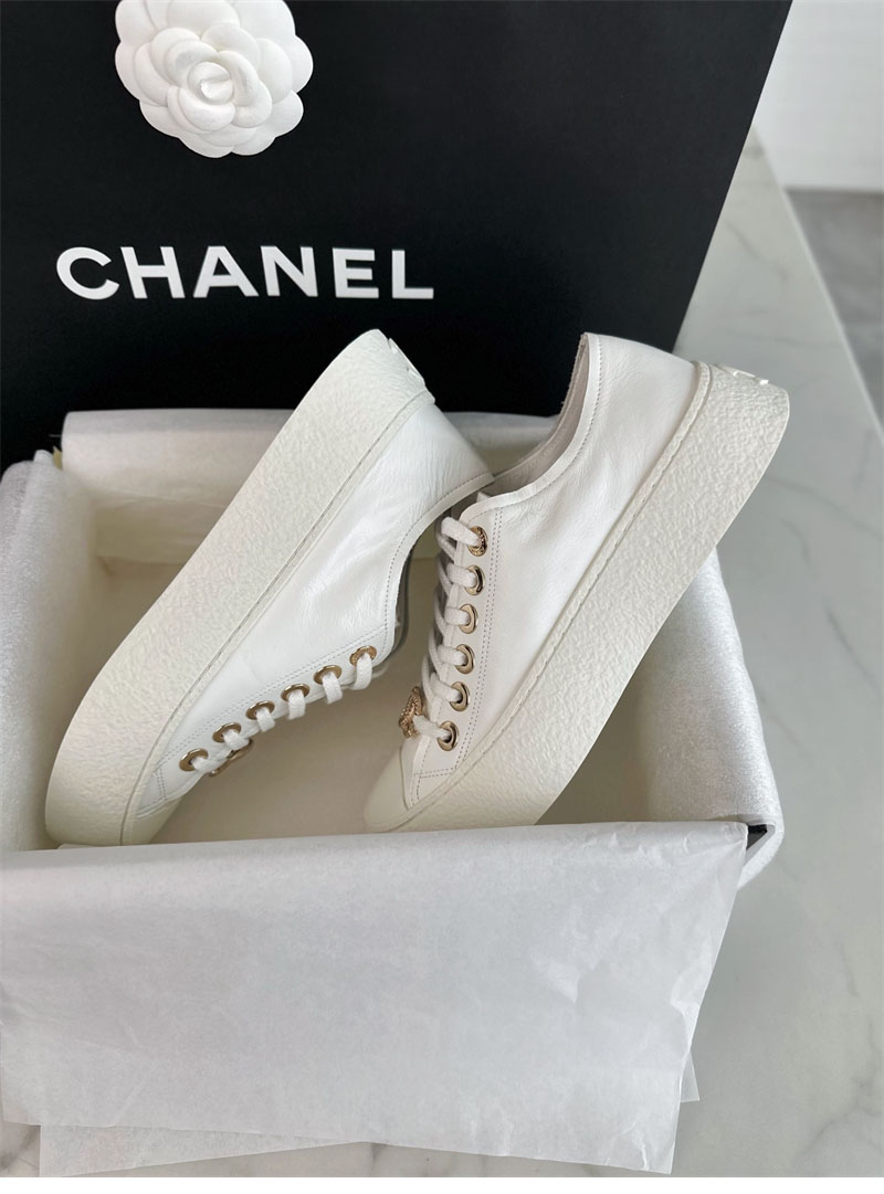 샤넬 샤넬 CC 로고 화이트 금장 팬던트 플랫폼 스니커즈 레플리카 10번 이미지 - 신발 | 세미샵 레플리카 사이트