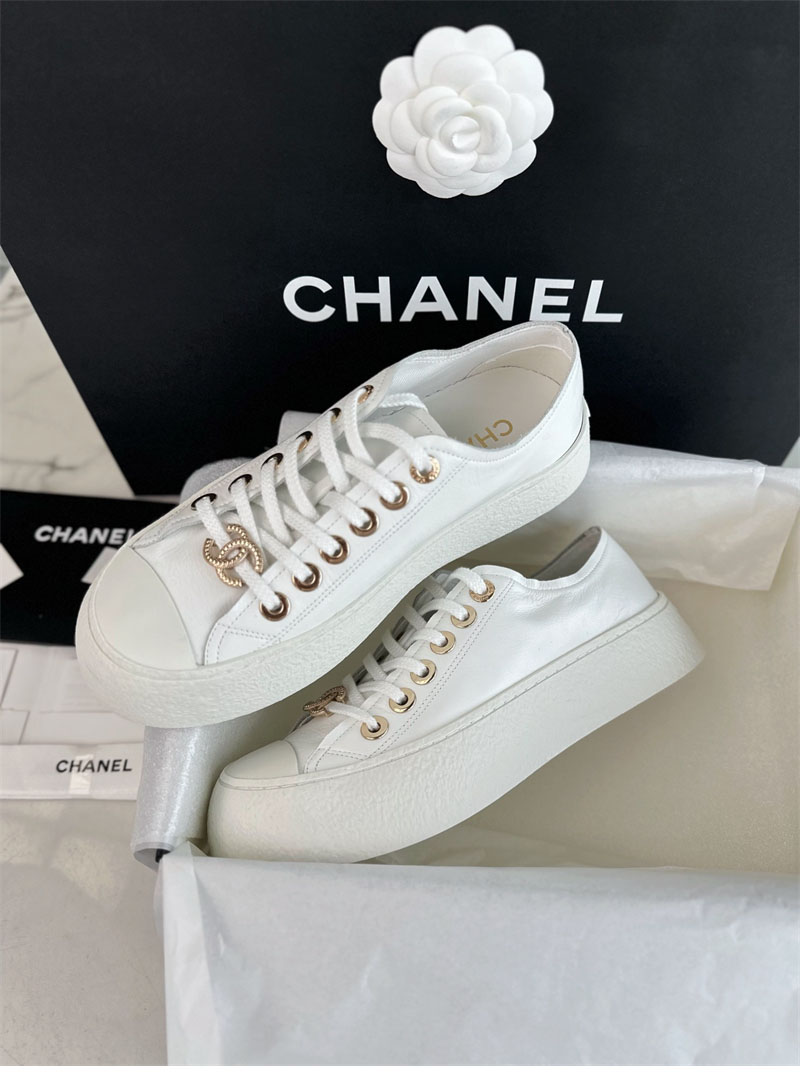 샤넬 샤넬 CC 로고 화이트 금장 팬던트 플랫폼 스니커즈 레플리카 18번 이미지 - 신발 | 세미샵 레플리카 사이트