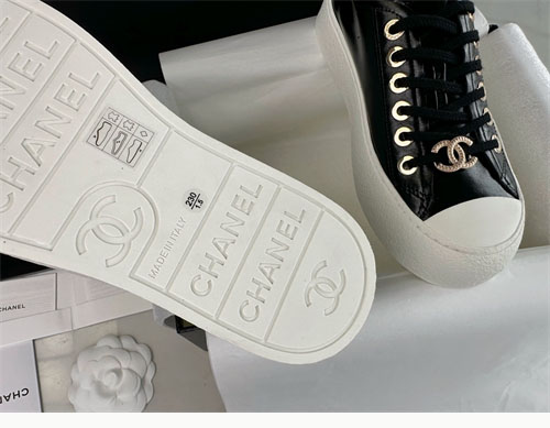 샤넬 샤넬 CC로고 블랙 금장 팬던트 플랫폼 스니커즈 레플리카 4번 이미지 - 신발 | 세미샵 레플리카 사이트