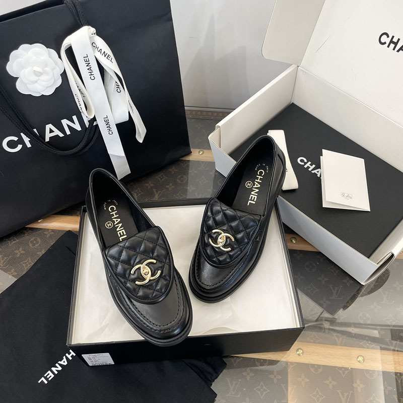 C H A N E L 샤넬 cc로고 턴락 퀼팅 모카신 로퍼 레플리카 1번 이미지 - 신발 | 세미샵 레플리카 사이트