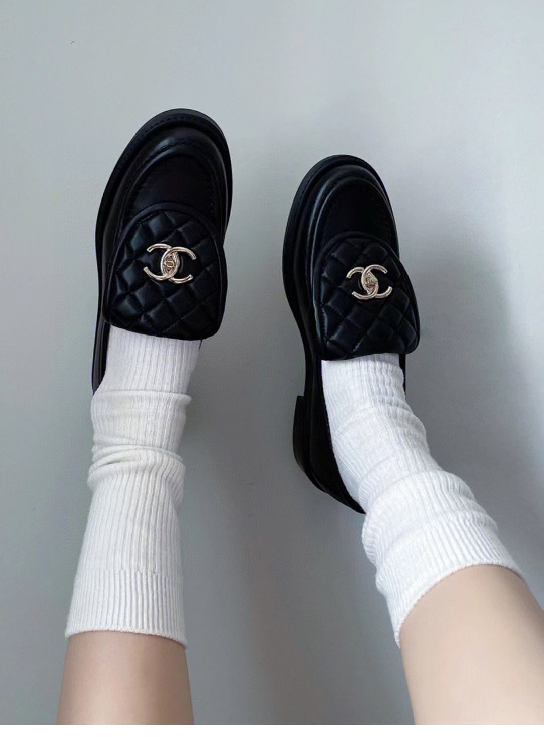C H A N E L 샤넬 cc로고 턴락 퀼팅 모카신 로퍼 레플리카 4번 이미지 - 신발 | 세미샵 레플리카 사이트