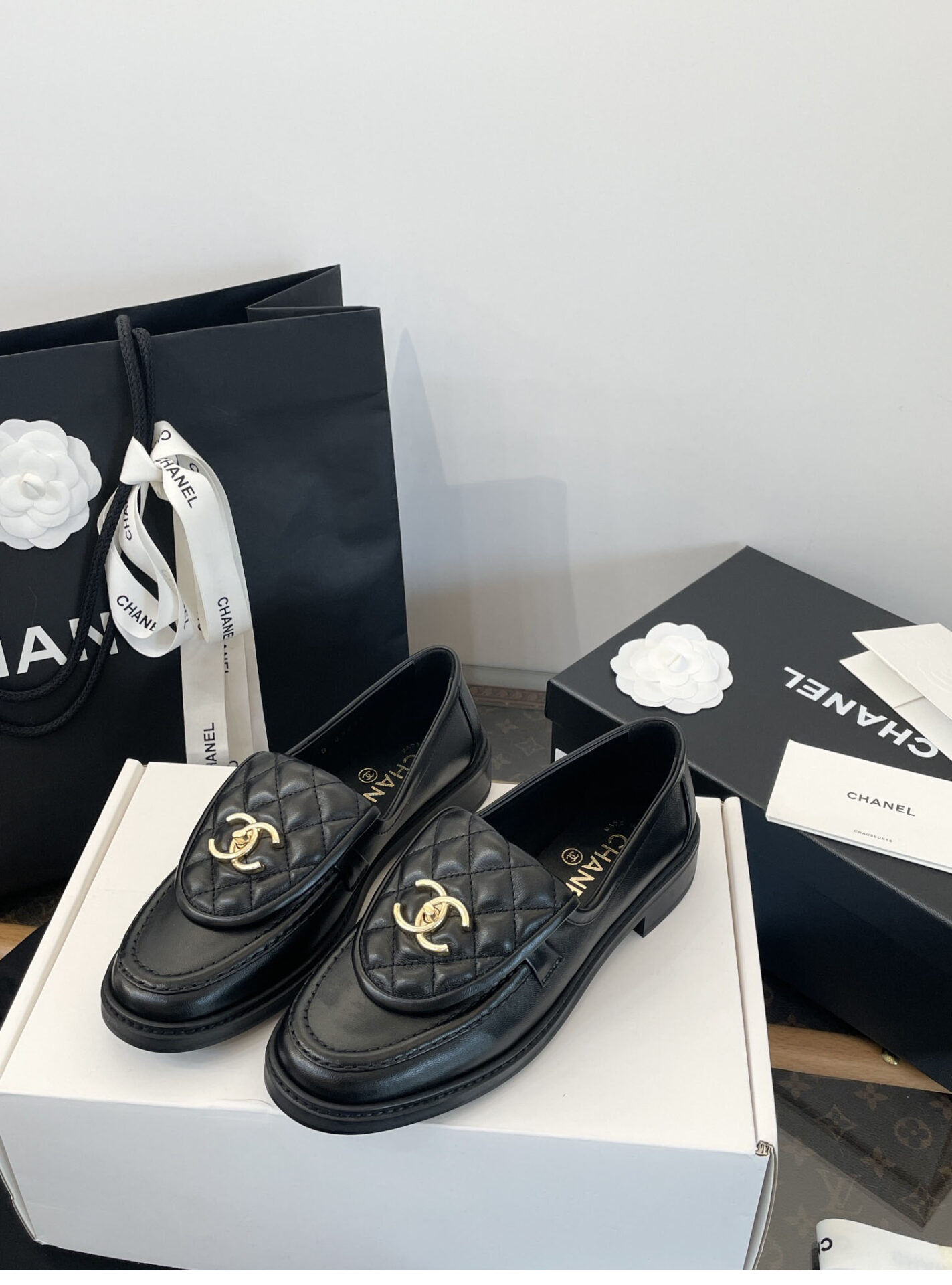 C H A N E L 샤넬 cc로고 턴락 퀼팅 모카신 로퍼 레플리카 7번 이미지 - 신발 | 세미샵 레플리카 사이트