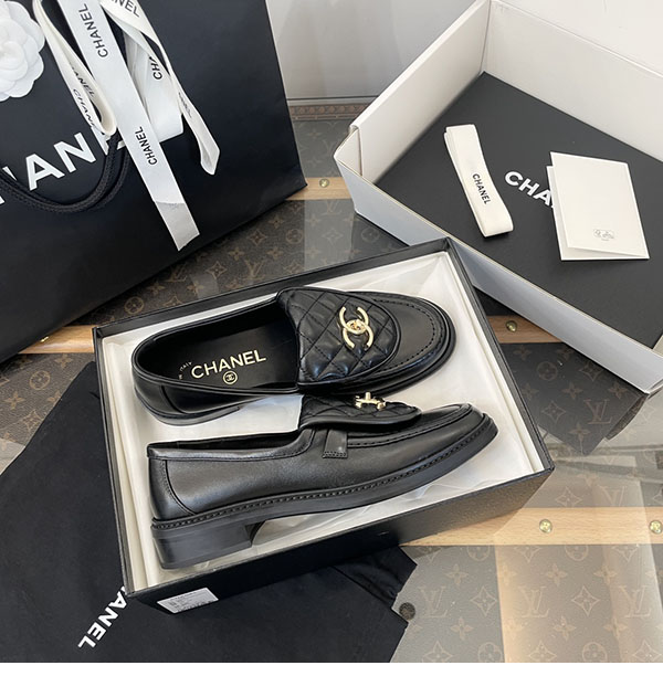 C H A N E L 샤넬 cc로고 턴락 퀼팅 모카신 로퍼 레플리카 8번 이미지 - 신발 | 세미샵 레플리카 사이트