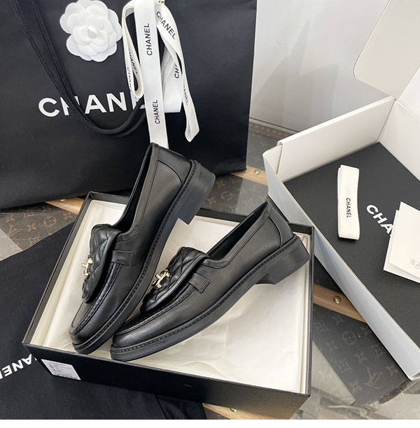 C H A N E L 샤넬 cc로고 턴락 퀼팅 모카신 로퍼 레플리카 9번 이미지 - 신발 | 세미샵 레플리카 사이트