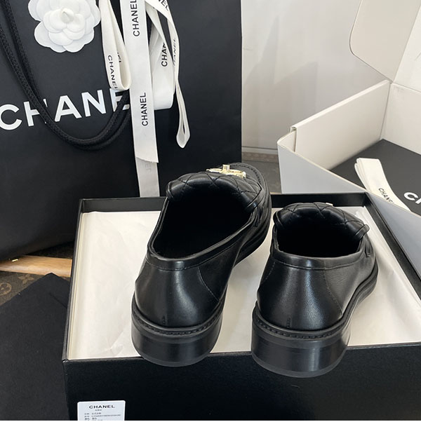 C H A N E L 샤넬 cc로고 턴락 퀼팅 모카신 로퍼 레플리카 10번 이미지 - 신발 | 세미샵 레플리카 사이트