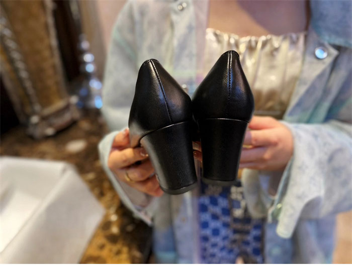 C H A N E L 샤넬 cc로고 통굽 펌프스 레플리카 11번 이미지 - 신발 | 세미샵 레플리카 사이트