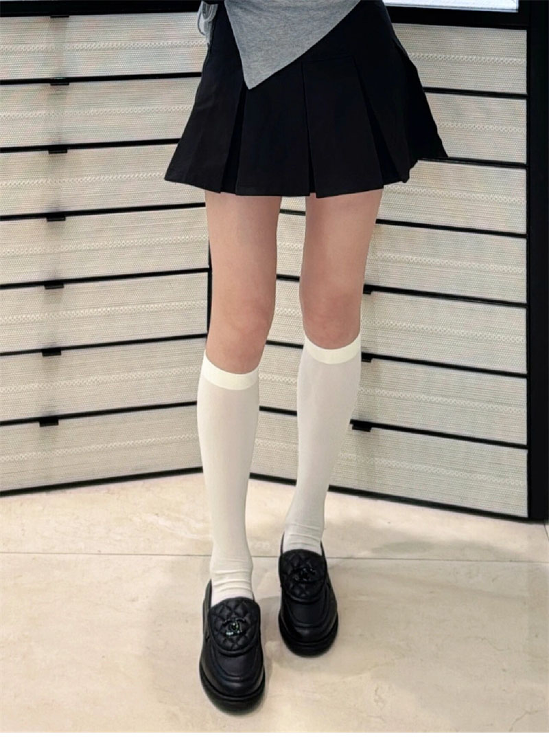 샤넬 샤넬 블랙 CC 로고 턴락 퀼팅 로퍼 레플리카 6번 이미지 - 신발 | 세미샵 레플리카 사이트