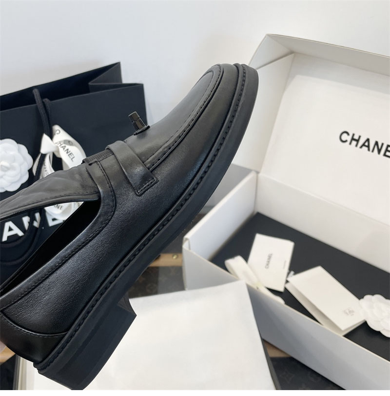 샤넬 샤넬 블랙 CC 로고 턴락 퀼팅 로퍼 레플리카 19번 이미지 - 신발 | 세미샵 레플리카 사이트