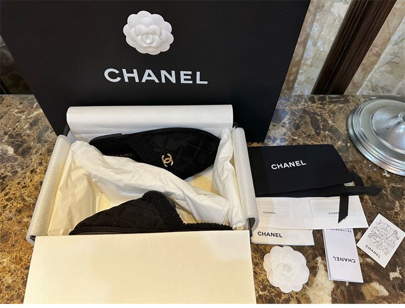 샤넬 퀼팅 시어링 뮬 슬리퍼 “35SIZE – 41SIZE”