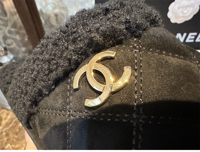 샤넬 퀼팅 시어링 뮬 슬리퍼 “35SIZE – 41SIZE”