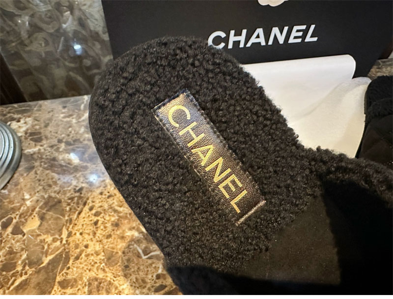샤넬 퀼팅 시어링 뮬 슬리퍼 “35SIZE – 41SIZE”