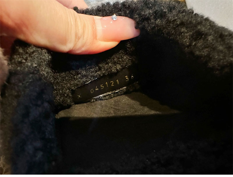 샤넬 퀼팅 시어링 뮬 슬리퍼 “35SIZE – 41SIZE”