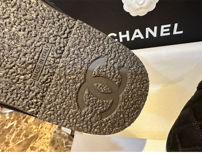 샤넬 퀼팅 시어링 뮬 슬리퍼 “35SIZE – 41SIZE”