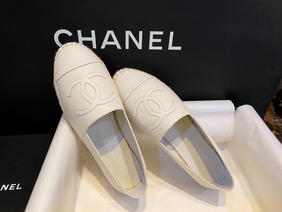 샤넬 화이트 레더 에스파듀 “35SIZE – 41SIZE” - 상세 이미지