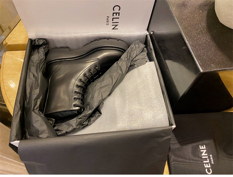 셀린느 셀린느 벌키 레이스업 부츠 샤이니 불스킨 블랙 레플리카 2번 이미지 - 신발 | 세미샵 레플리카 사이트