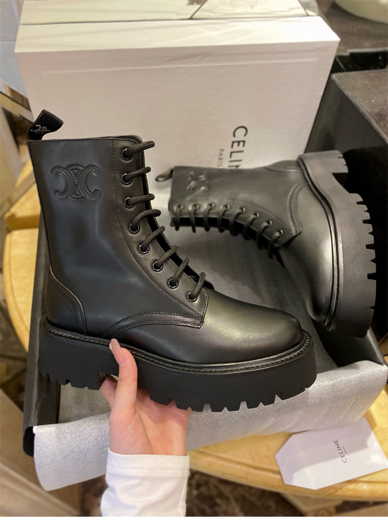 셀린느 셀린느 벌키 레이스업 부츠 샤이니 불스킨 블랙 레플리카 14번 이미지 - 신발 | 세미샵 레플리카 사이트