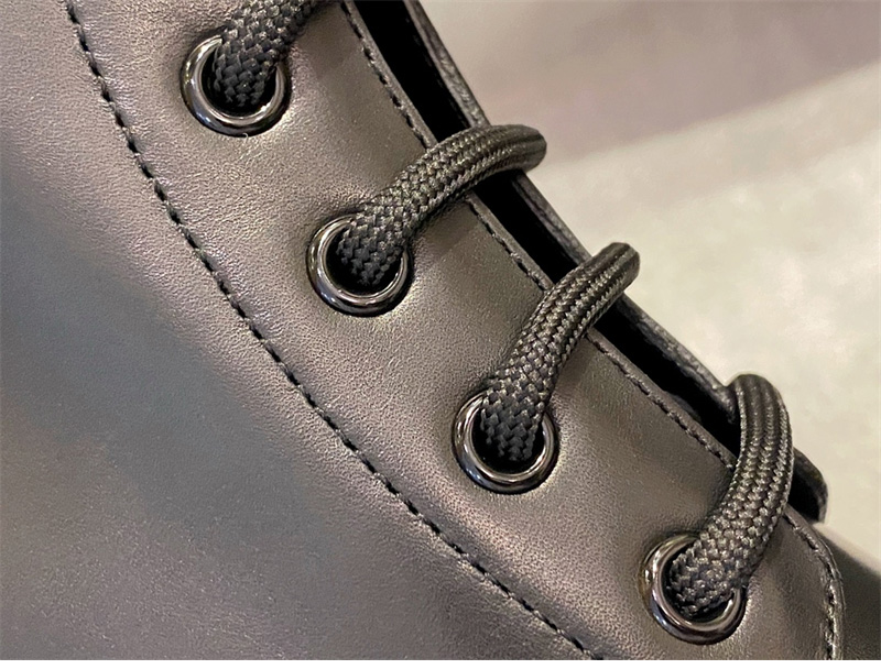 셀린느 셀린느 벌키 레이스업 부츠 샤이니 불스킨 블랙 레플리카 9번 이미지 - 신발 | 세미샵 레플리카 사이트