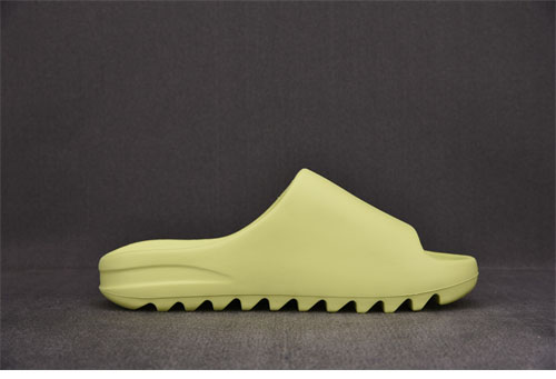 아디다스 이지 슬라이드 “GLWGRN” Yeezy Slide GX6138 - 상세 이미지