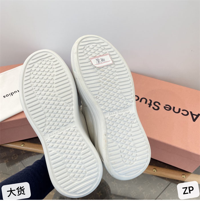 아크네 24FW 벨크로 스트랩 통굽 스니커즈 - 상세 이미지