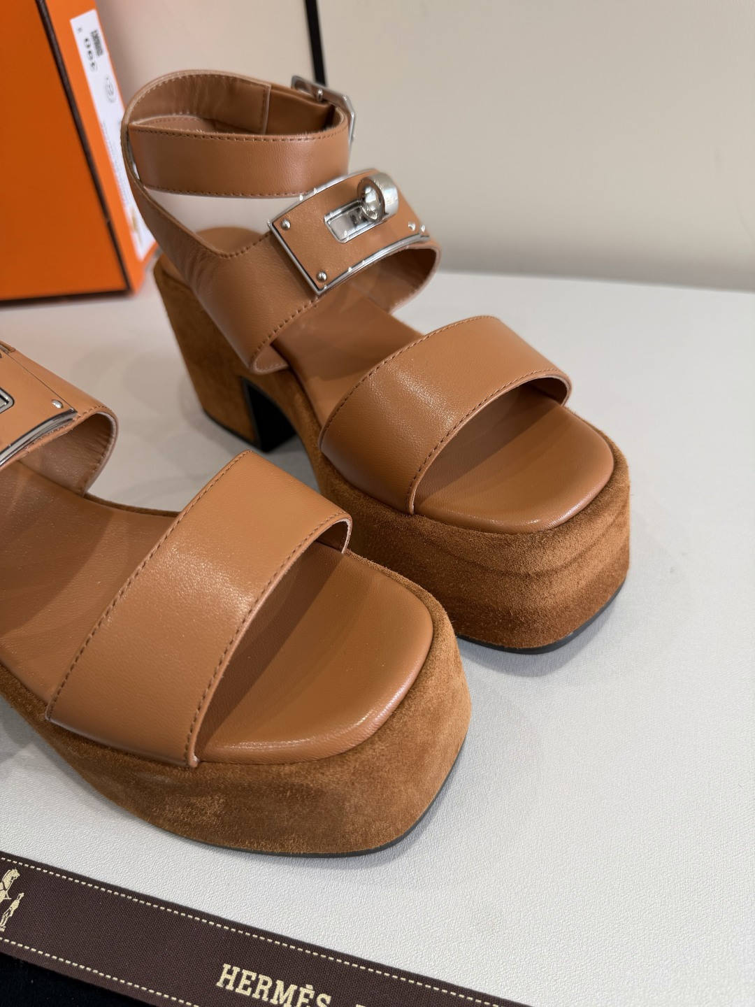 에르메스 엠파이어 샌들 10번 이미지