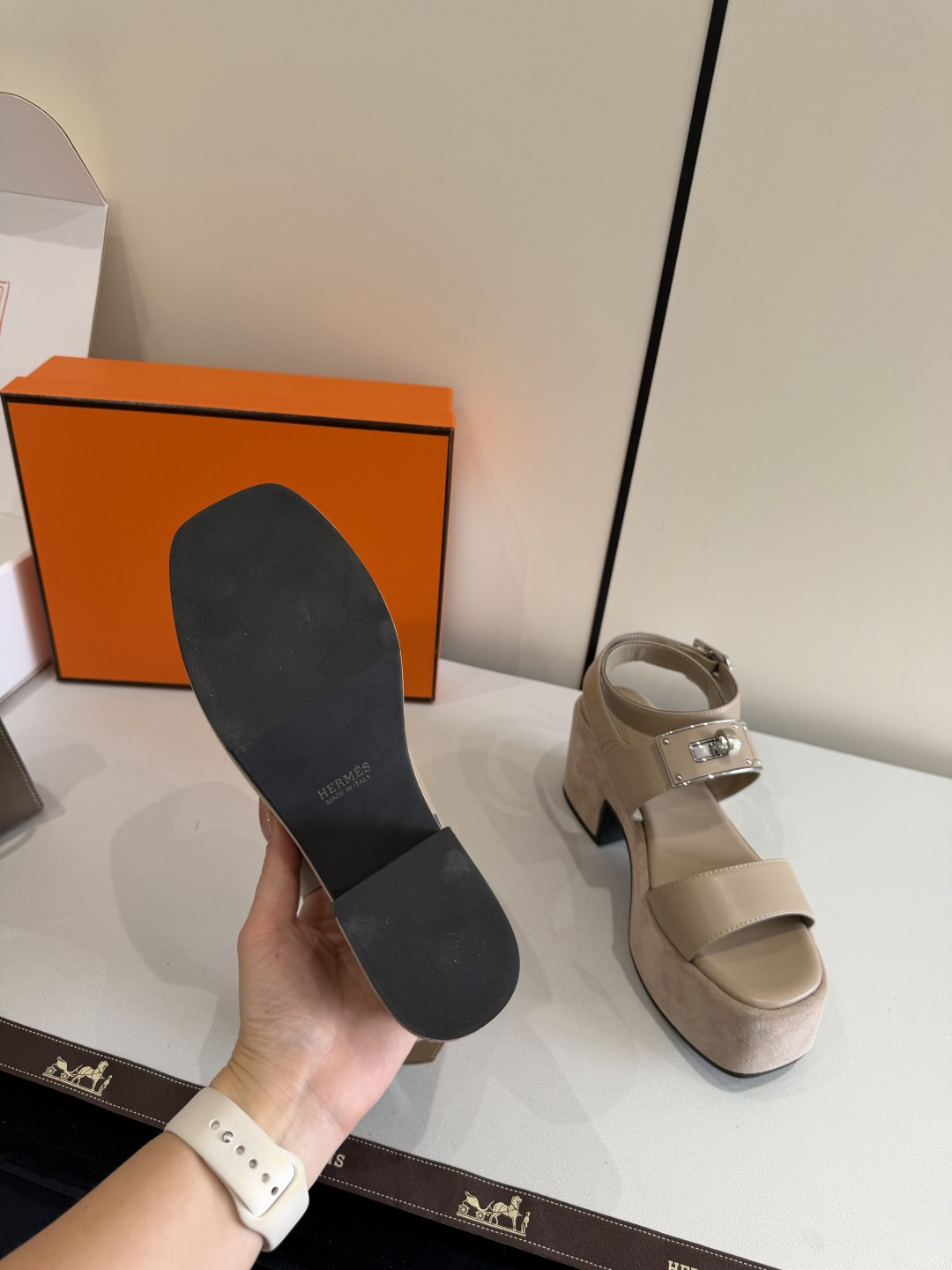 에르메스 엠파이어 샌들 19번 이미지
