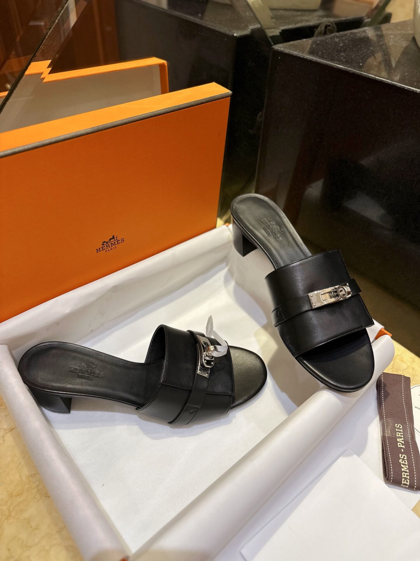 에르메스 우먼 GIGI 켈리 뮬 샌들 “35SIZE – 41SIZE” - 상세 이미지