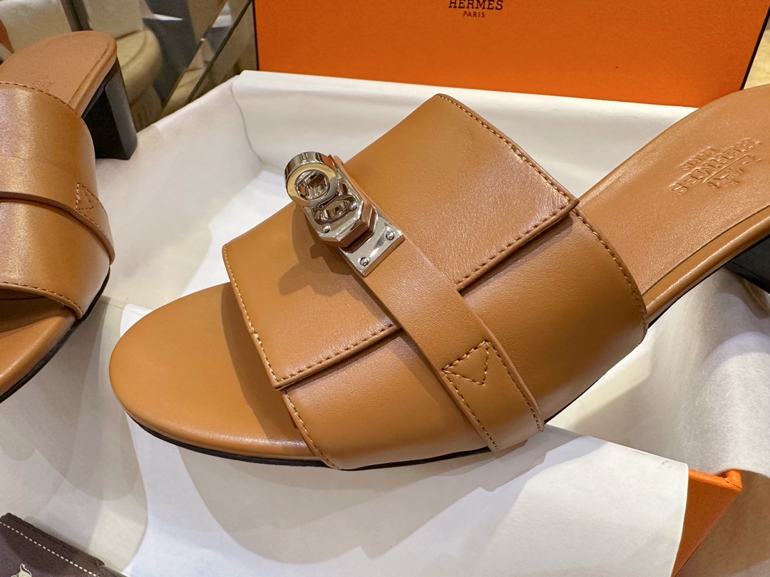 에르메스 우먼 브라운 GIGI 켈리 뮬 샌들 “35SIZE – 41SIZE” - 상세 이미지