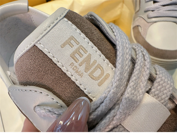 Fendi 펜디 스텝 레더 남성 스니커즈 레플리카 12번 이미지 - 신발 | 세미샵 레플리카 사이트