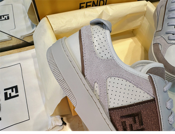 Fendi 펜디 스텝 레더 남성 스니커즈 레플리카 14번 이미지 - 신발 | 세미샵 레플리카 사이트