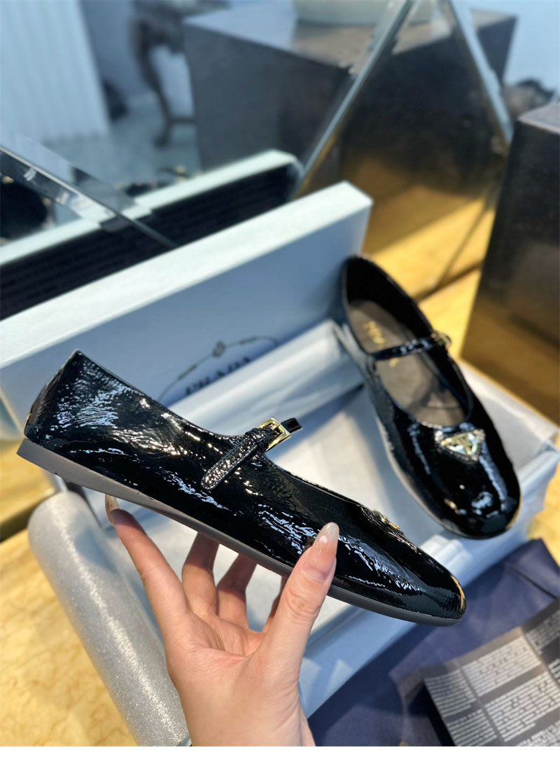 프라다 프라다 나플락 페이턴트 레더 발레리나 플랫 슈즈 레플리카 3번 이미지 - 신발 | 세미샵 레플리카 사이트