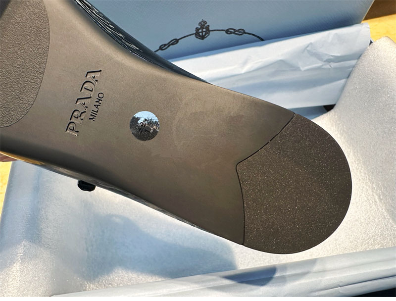 프라다 프라다 나플락 페이턴트 레더 발레리나 플랫 슈즈 레플리카 20번 이미지 - 신발 | 세미샵 레플리카 사이트
