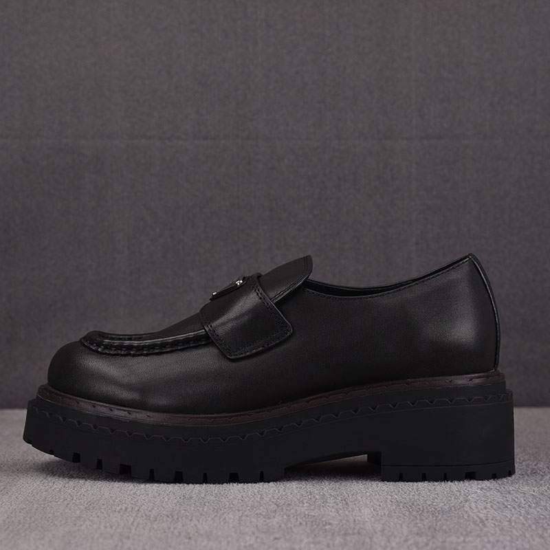 P R A D A 프라다 브러쉬드 레더 러버 솔 로퍼 레플리카 1번 이미지 - 신발 | 세미샵 레플리카 사이트