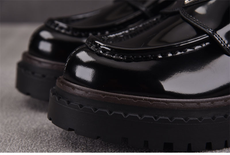 P R A D A 프라다 브러쉬드 페이턴트 러버 솔 로퍼 레플리카 2번 이미지 - 신발 | 세미샵 레플리카 사이트