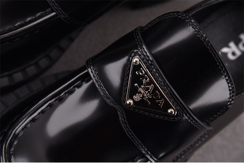 P R A D A 프라다 초콜릿 브러쉬드 페이턴트 로퍼 레플리카 14번 이미지 - 신발 | 세미샵 레플리카 사이트