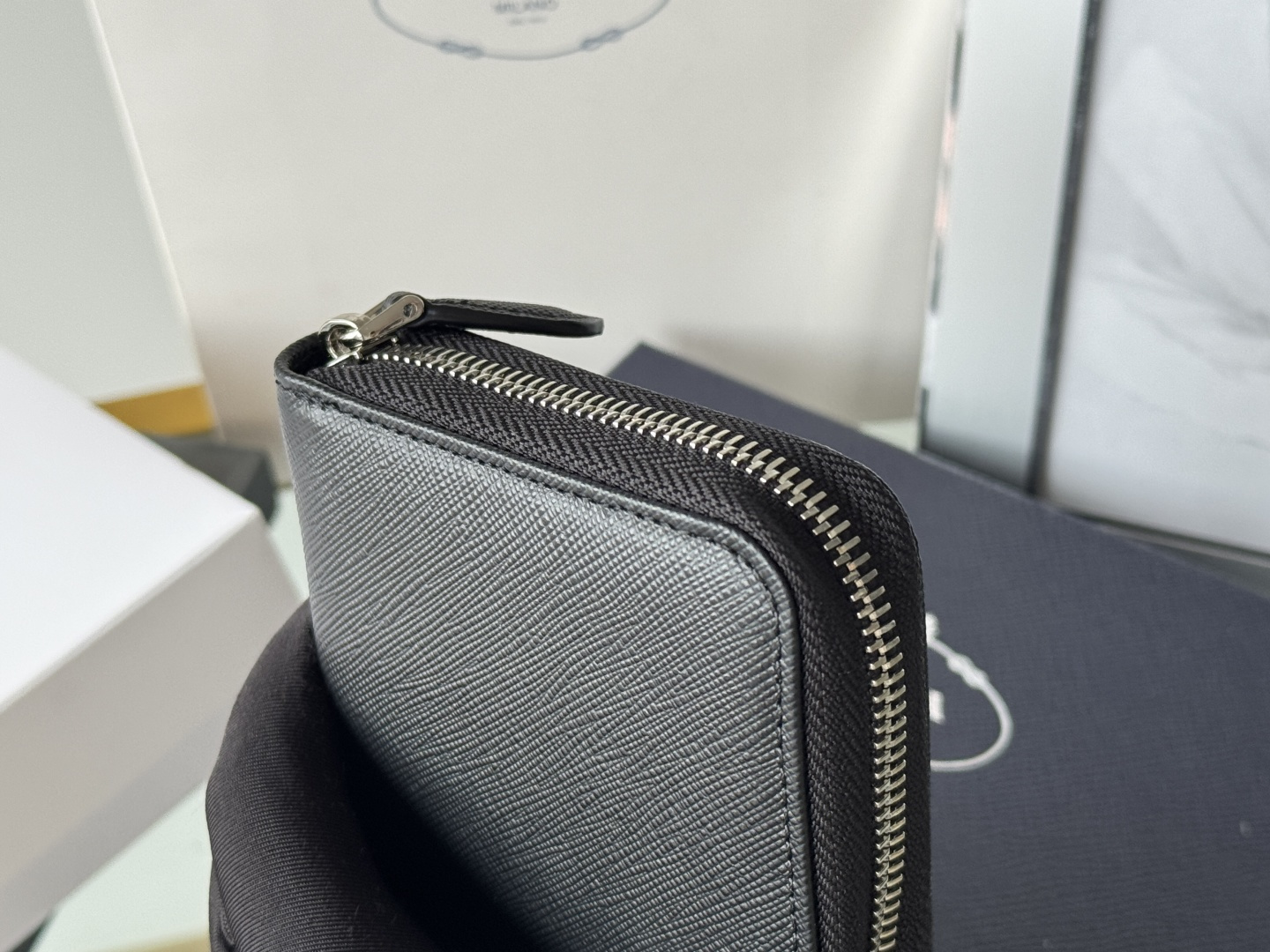 프라다 프라다 사피아노 지퍼 어라운드 레플리카 36번 이미지 - 지갑 | 세미샵 레플리카 사이트